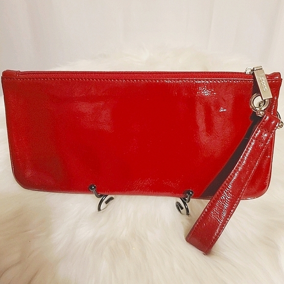 HOBO Int'l 'Zoe' Red Genuine Patent Leather Wristlet - Picture 4 of 6